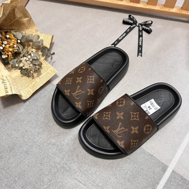 루이비통 워터프론트 뮬 슬리퍼 모노그램