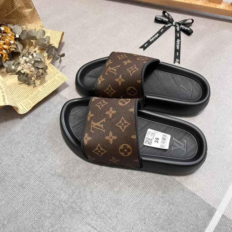 루이비통 워터프론트 뮬 슬리퍼 모노그램