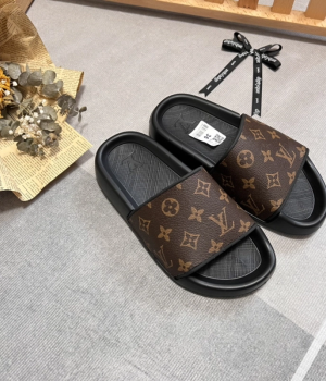 루이비통 워터프론트 뮬 슬리퍼 모노그램