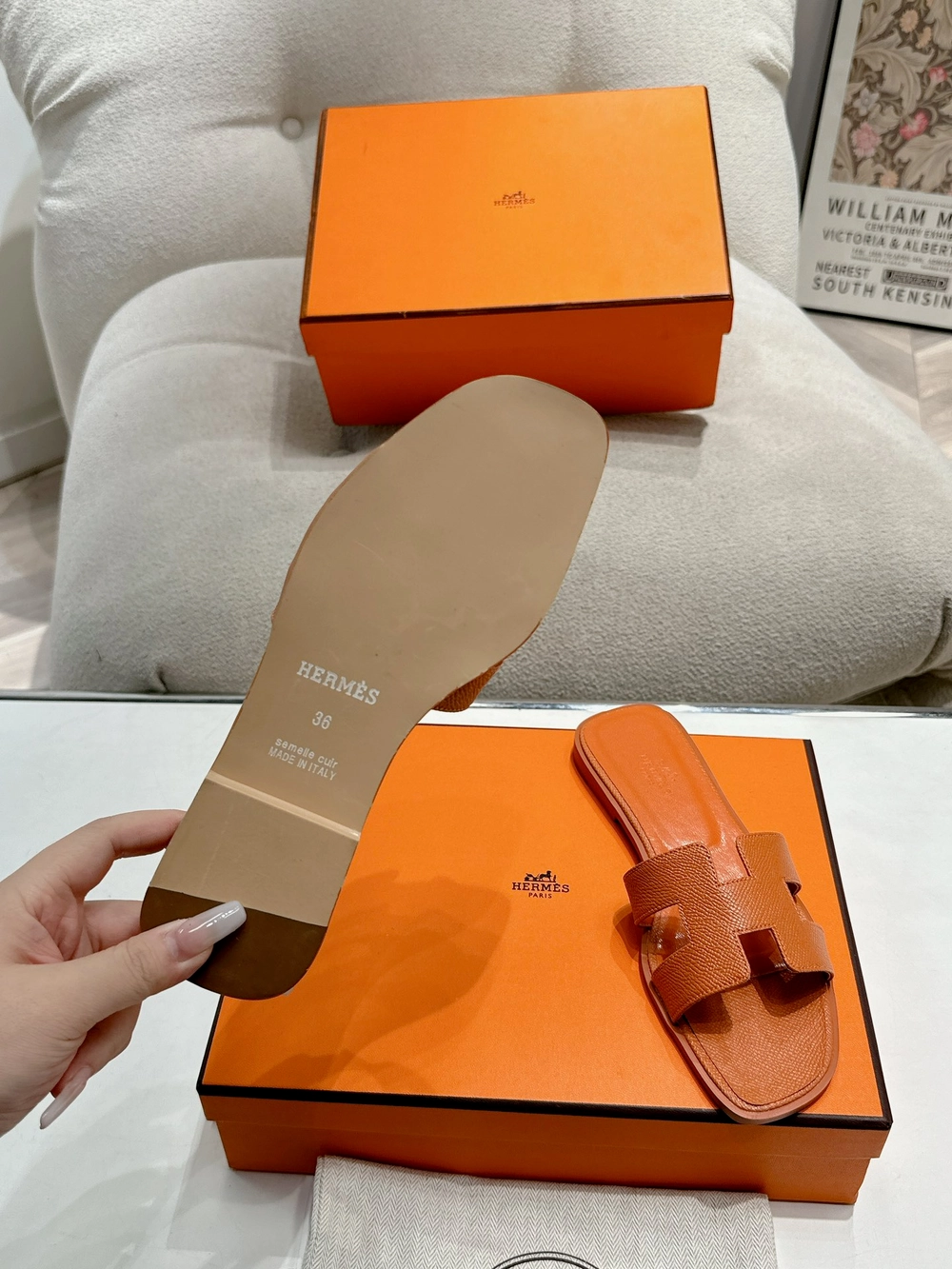 에르메스 오란 샌들 앱송