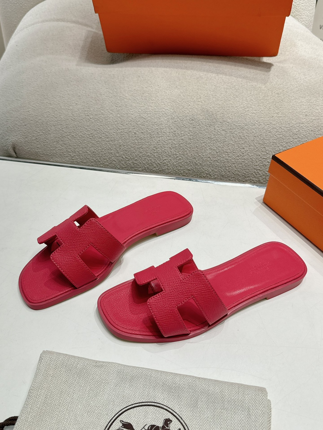 에르메스 오란 샌들 앱송
