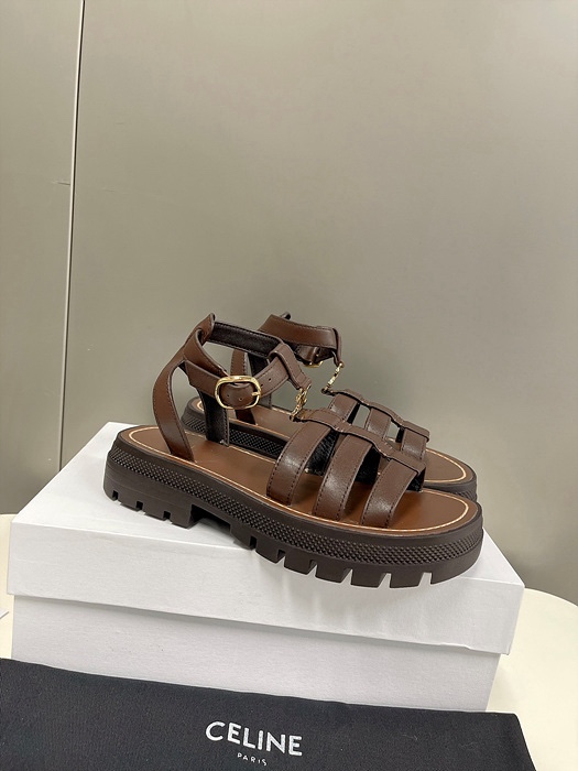 셀린느 클레아 트리오페 글레디에이터 샌들