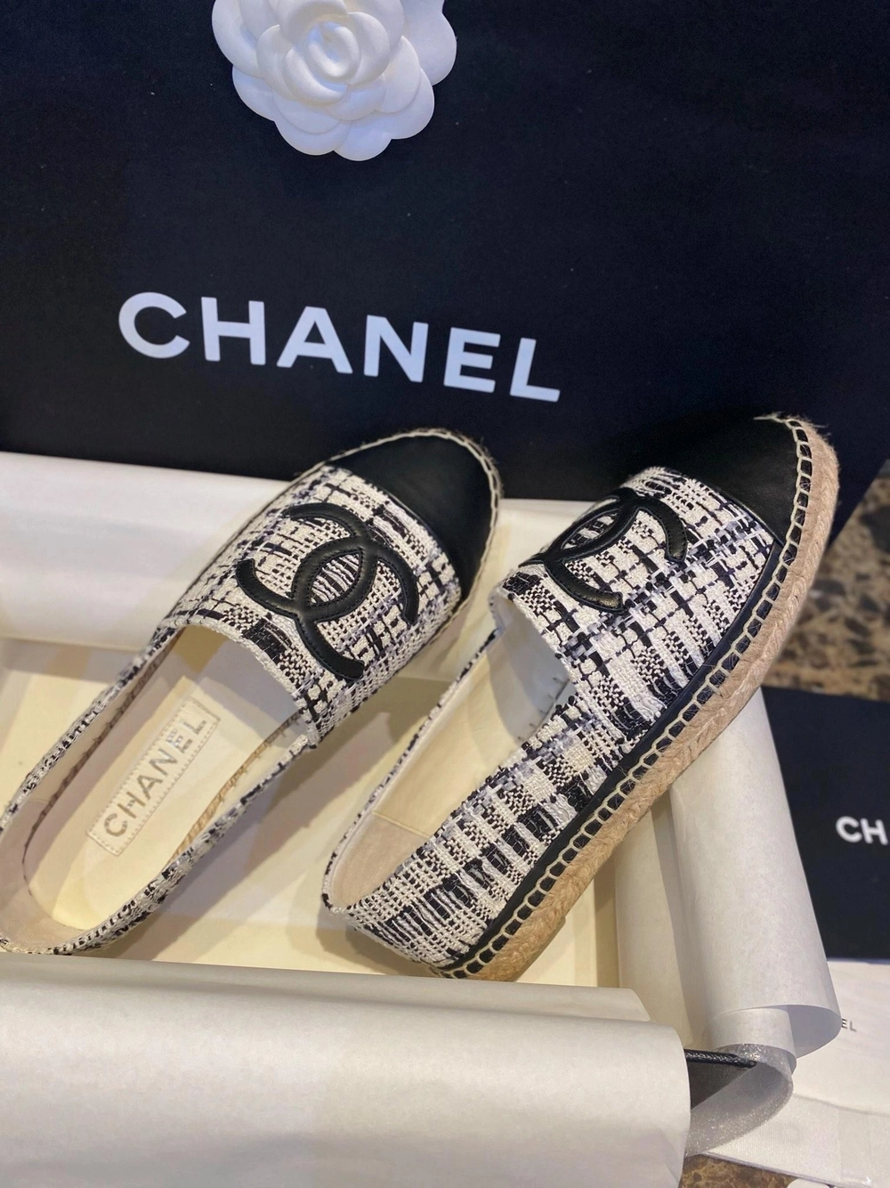 샤넬 트위드 CC Espadrille 화이트 블랙