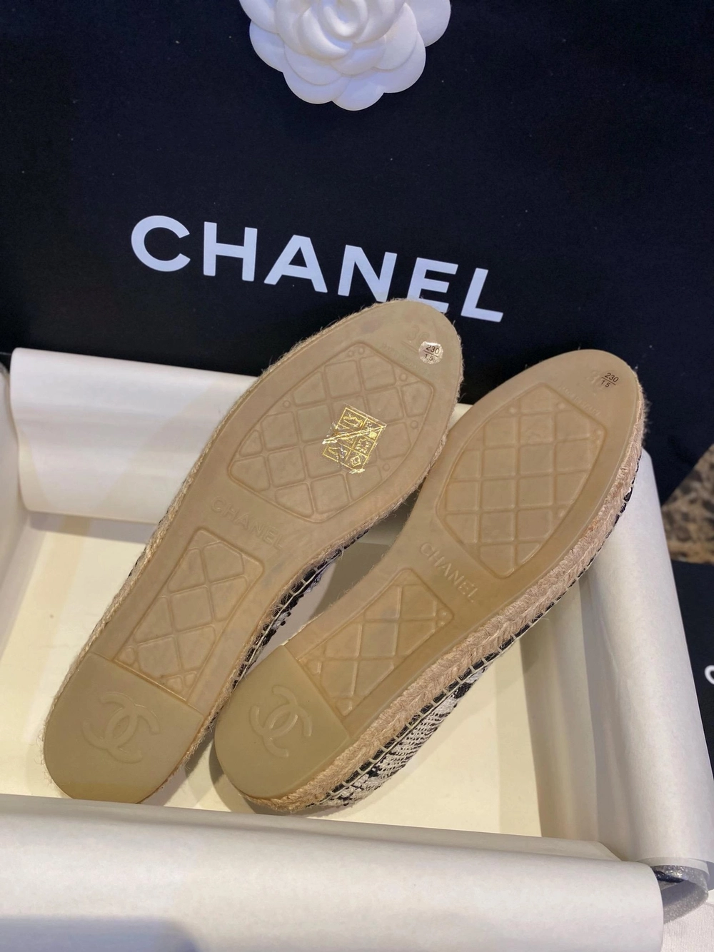 샤넬 트위드 CC Espadrille 화이트 블랙