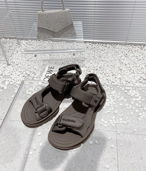 발렌시아가 샌들