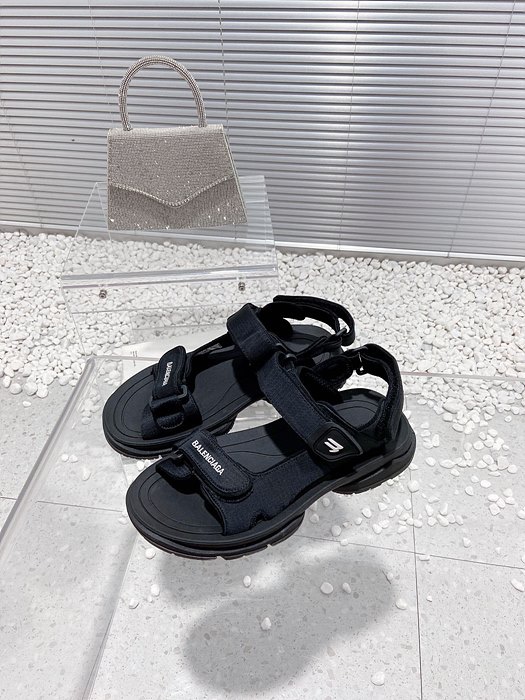 발렌시아가 샌들