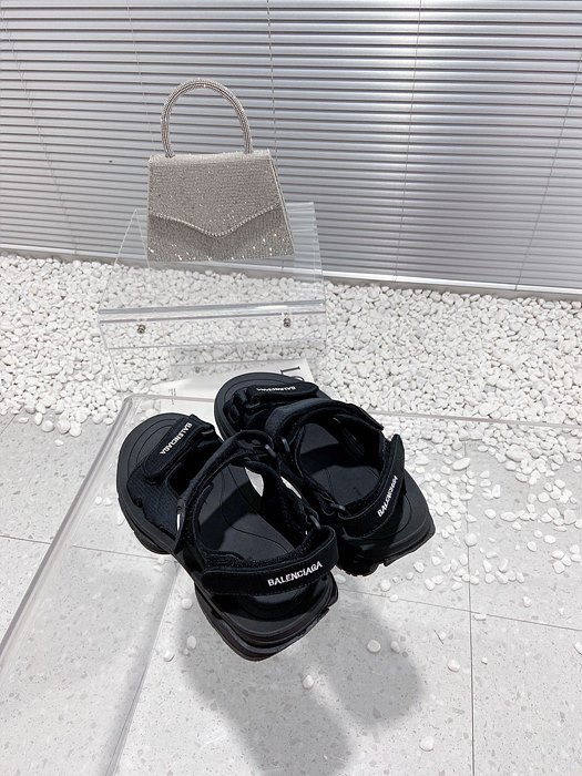 발렌시아가 샌들