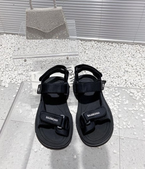 발렌시아가 샌들