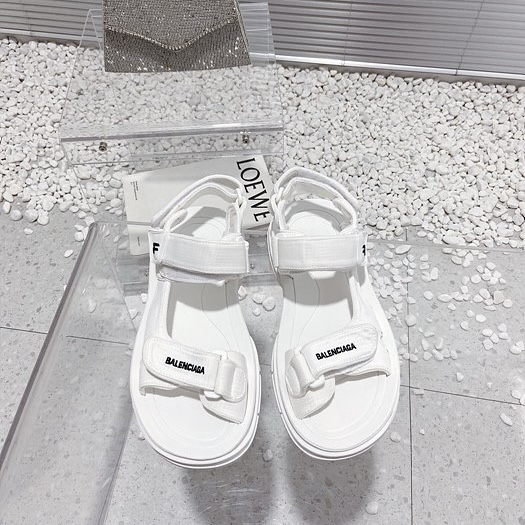 발렌시아가 샌들