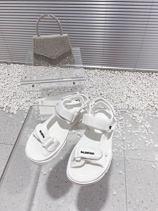 발렌시아가 샌들