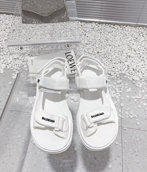발렌시아가 샌들