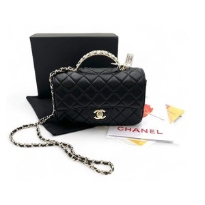 (국내배송) [CHANEL] 샤넬 시즌 램스킨 & 골드 메탈 탑핸들 플랩백
