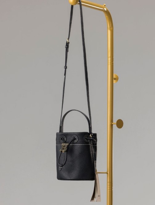 (국내배송) 버버리 TB 미니 버킷백