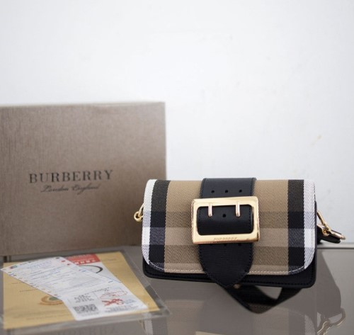 (국내배송) 버버리 체크 스몰 버클 숄더백