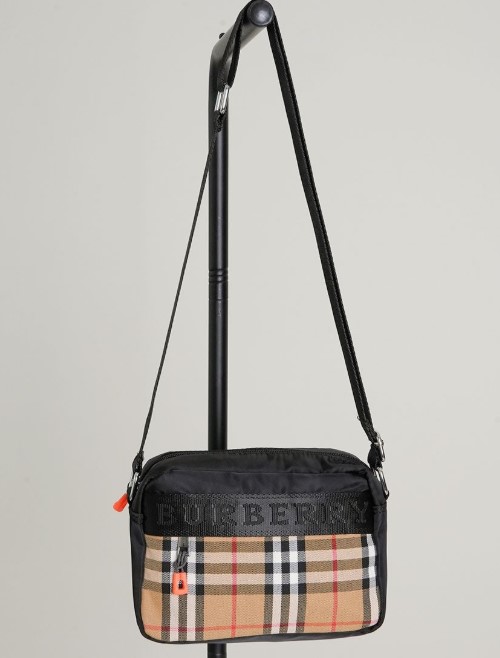 (국내배송) 버버리 클래식 체크 메신저 크로스백