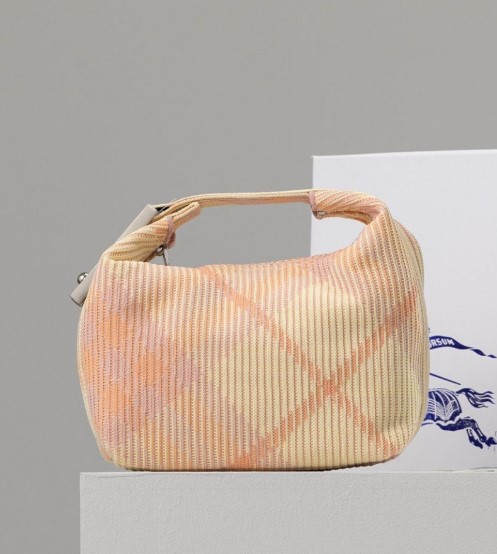 (국내배송) 버버리 미니 페그 더플 백