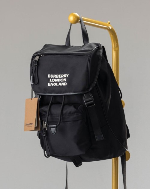 (국내배송) 버버리 로고 프린트 에코닐 백팩