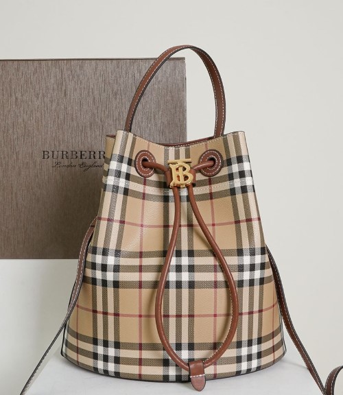 (국내배송) 버버리 TB 스몰 체크 버킷 백