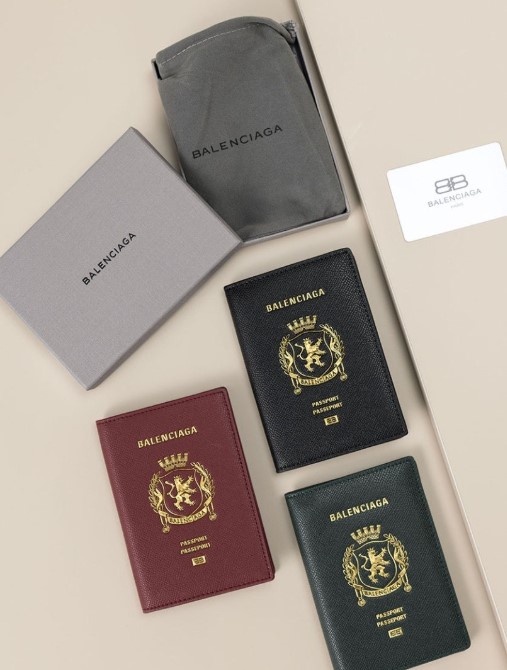 (국내배송) 발렌시아가 패스포트 버티컬 바이폴드 지갑