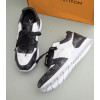 (국내배송) 루이비통 블랙 화이트 런 어웨이 스니커즈