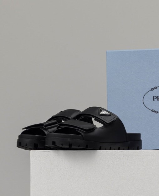 (국내배송) 프라다 남성 플립플랍 조리 슬리퍼