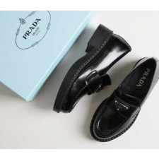 (국내배송) 프라다 초콜릿 브러시드 레더 로퍼