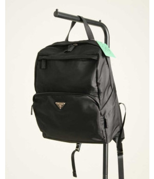 (국내배송) 프라다 트라이앵글 로고 리나일론 백팩