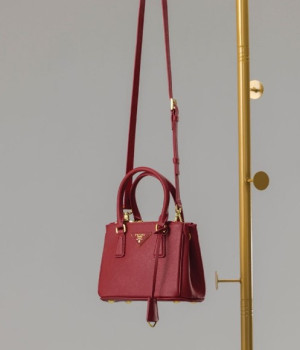 (국내배송) 프라다 갤러리아 사피아노 더블 지퍼 숄더 토트백