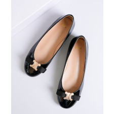 (국내배송) 셀린느 트리옹프 에나멜 플랫 슈즈