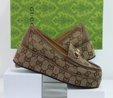 (국내배송) 구찌 GG 홀스빗 웨지 로퍼