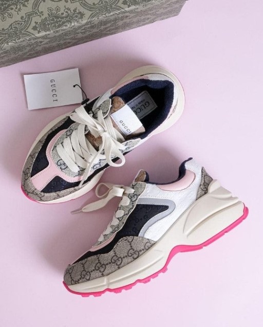 (국내배송) 구찌 GG 라이톤 레더 스니커즈 핑크베이지