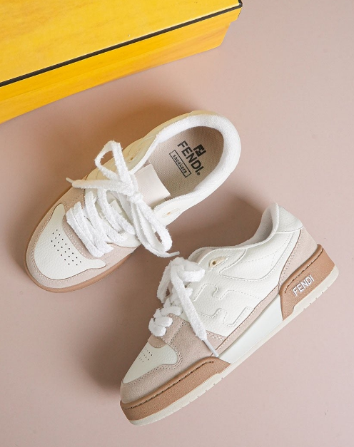 (국내배송) 펜디 매치 스웨이드 로우탑