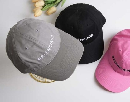 (국내배송) 발렌시아가 남여공용 레터링로고 볼캡
