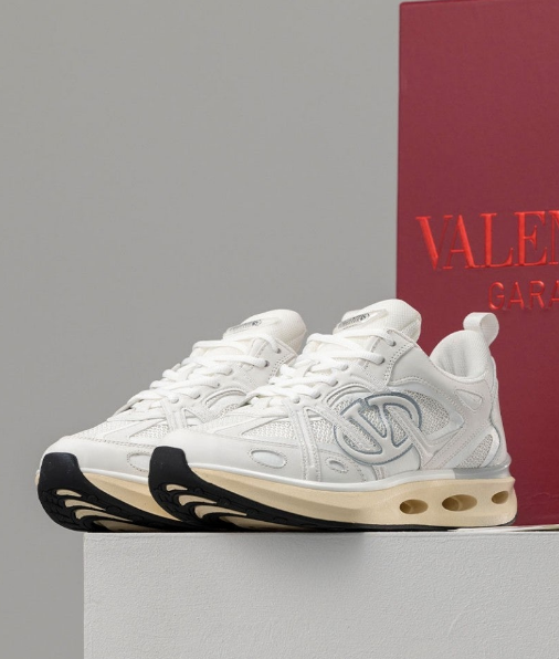 (국내배송) 발렌티노 VLOGO 이지조그 로우탑 스니커즈