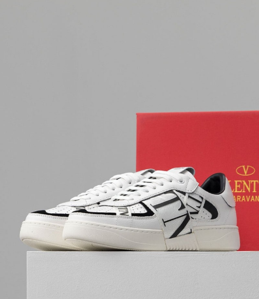 (국내배송) 발렌티노 로우탑 레더 밴드 디테일 스니커즈