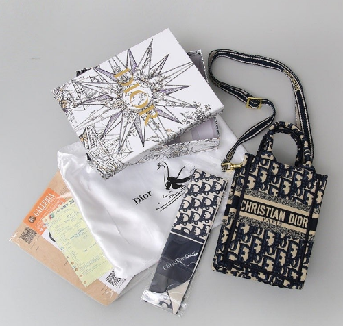 (국내배송) 디올 북토트 미니 휴대폰백