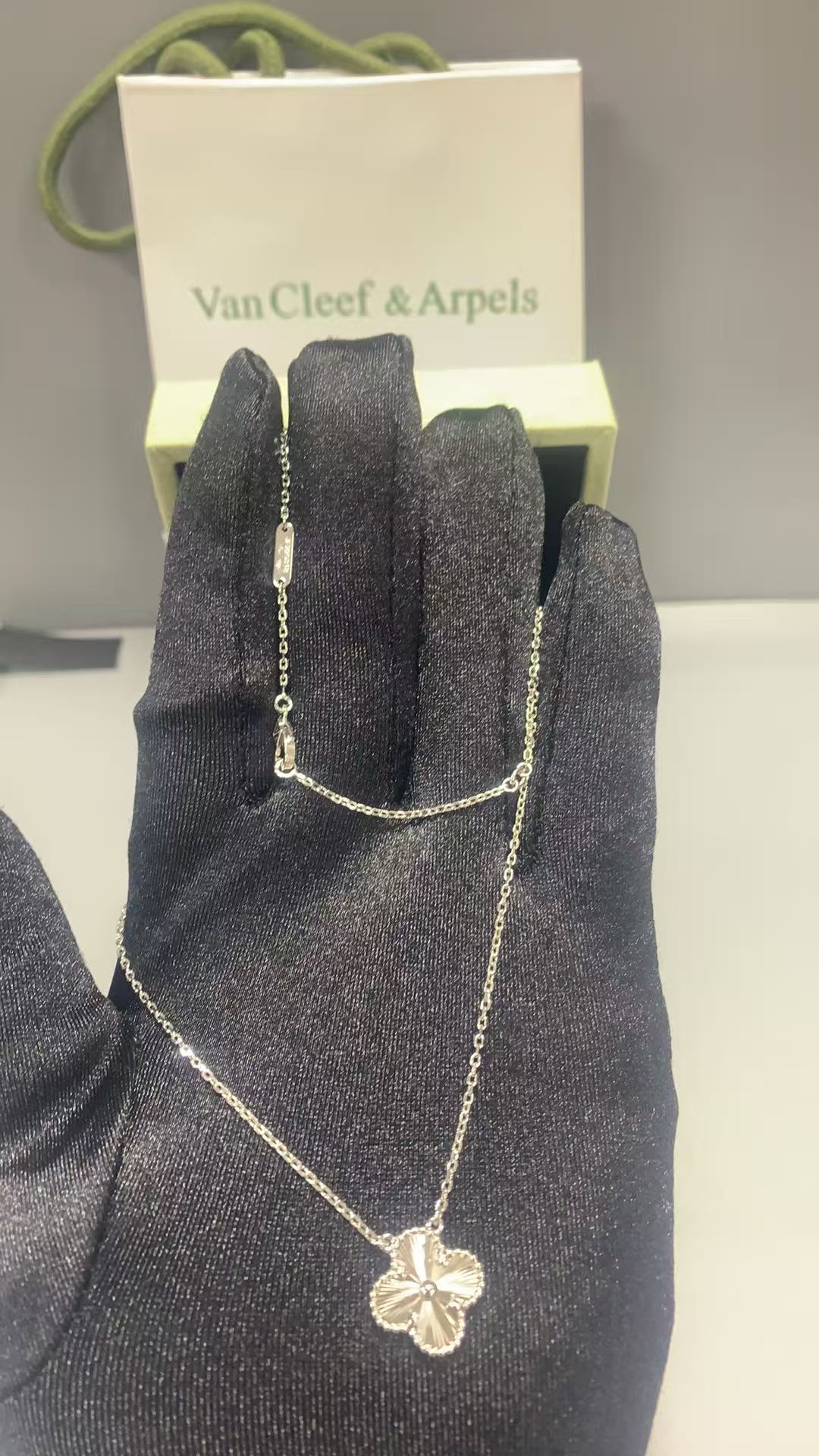 장*연님 반클리프 알함브라 빈티지 기요세 목걸이 검품 및 출고