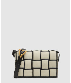 보테가베네타 패딩 카세트백 710210