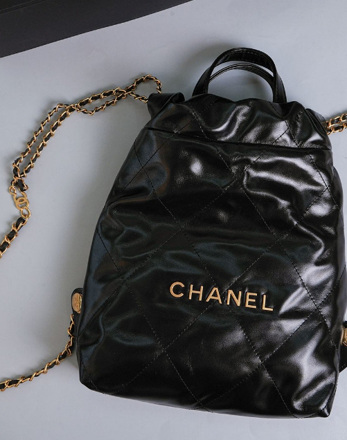 (국내배송) 샤넬 22 레더 백팩 스몰