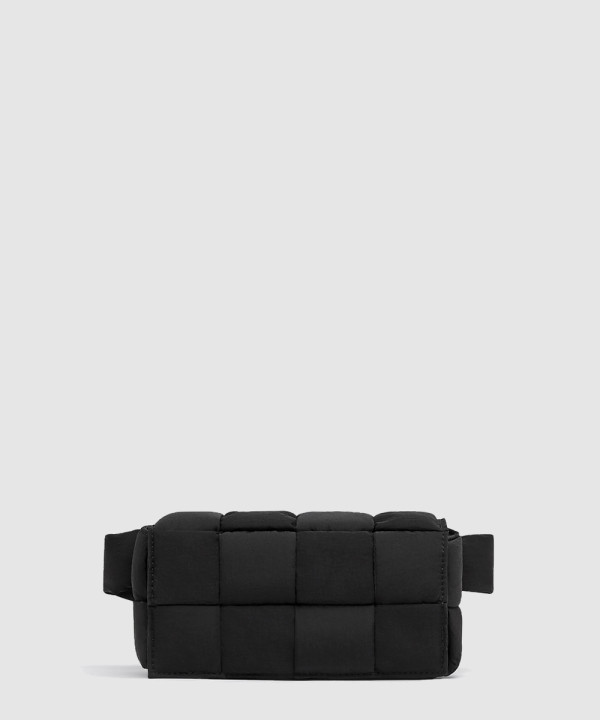 보테가베네타 패디드 카세트 벨트백 679763