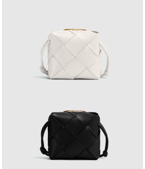 보테가베네타 미니 카세트 701915