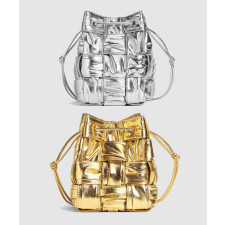 보테가베네타 스몰 카세트 버킷백 717187