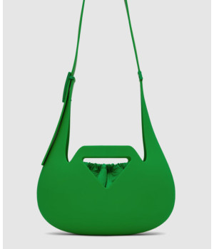 보테가베네타 매트 러버 펀치 숄더백 696920