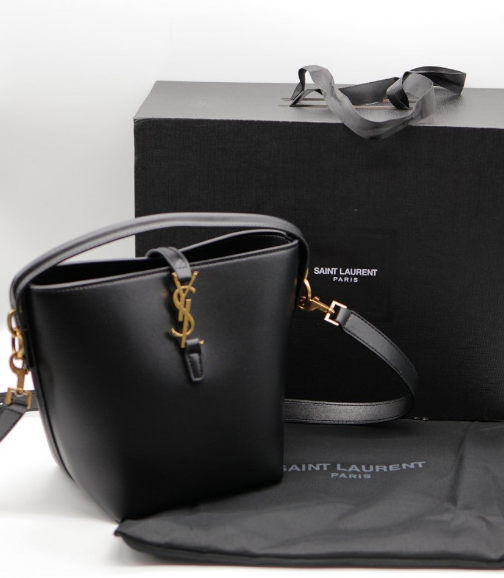 (국내배송) 생로랑 LE 37 스몰 버킷백