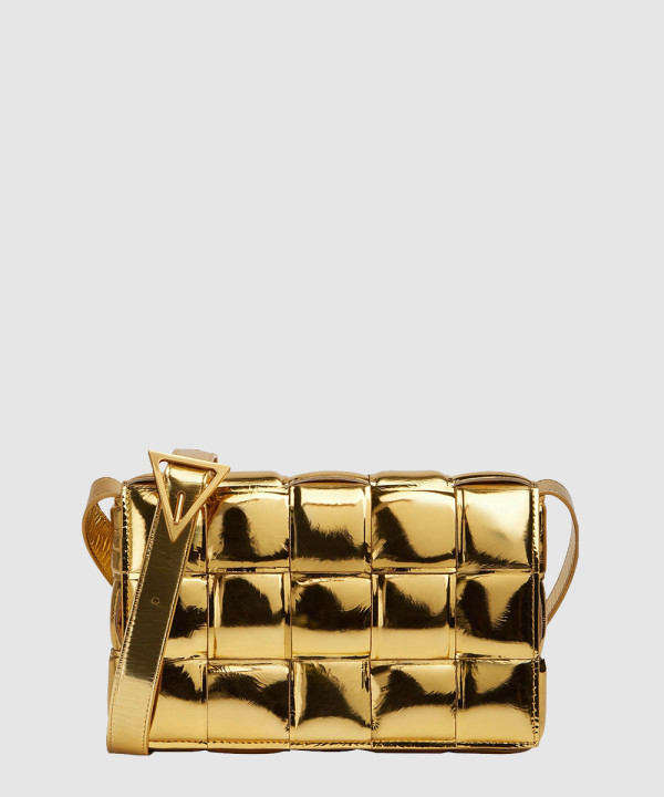 보테가베네타 패디드 카세트백 591970