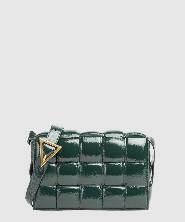 보테가베네타 패디드 카세트백 591970