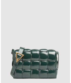 보테가베네타 패디드 카세트백 591970