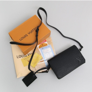 (국내배송) 루이비통 패스트라인 웨어러블 월릿