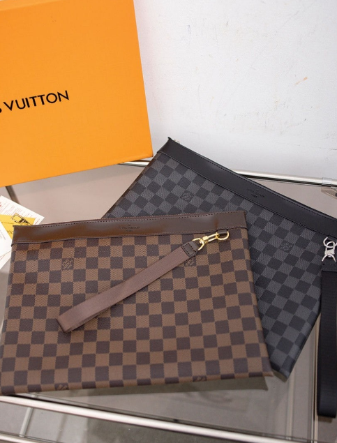 (국내배송) 루이비통 다미에 포쉐트 투고 클러치 백