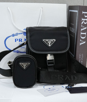 (국내배송) 프라다 리나일론&사피아노 가죽 플랩백